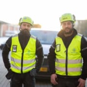 2 medarbejdere i gule veste